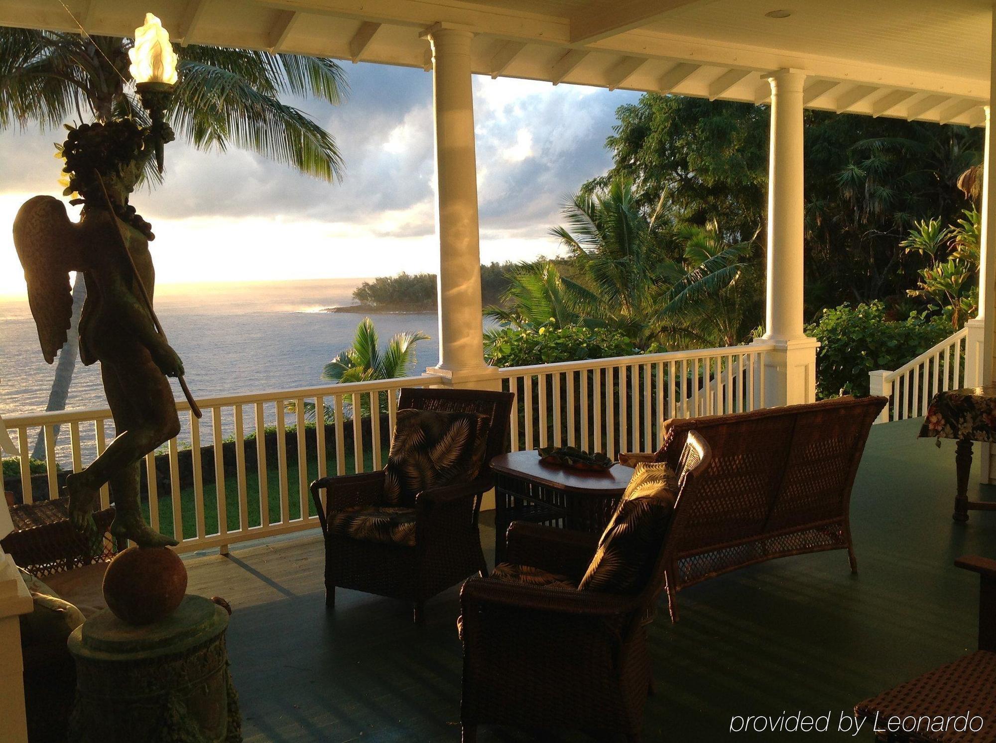 The Palms Cliff House Inn Honomu Extérieur photo