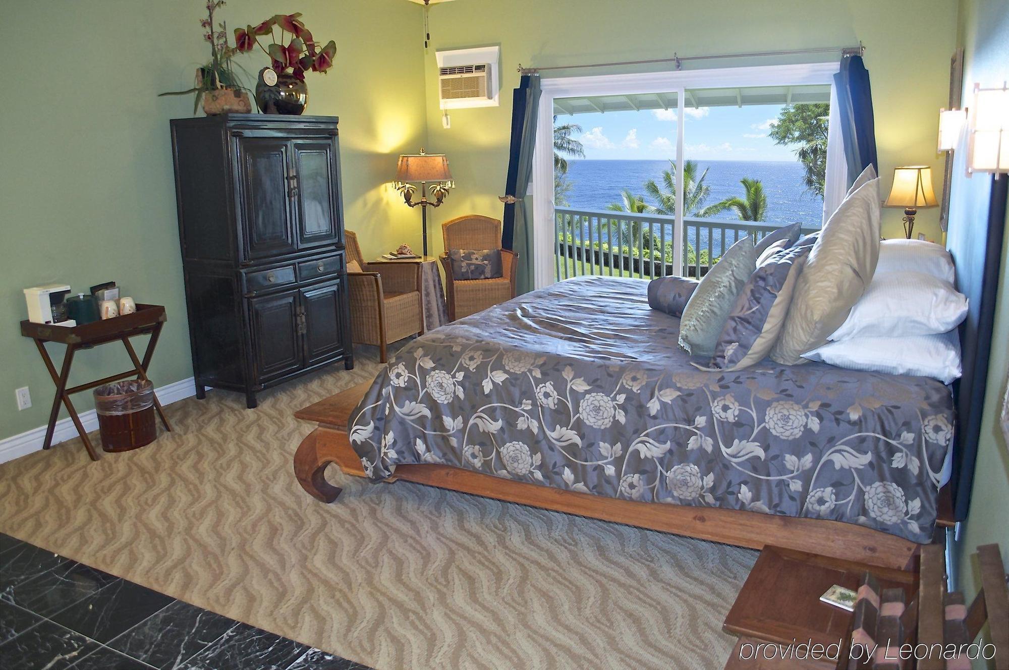 The Palms Cliff House Inn Honomu Extérieur photo