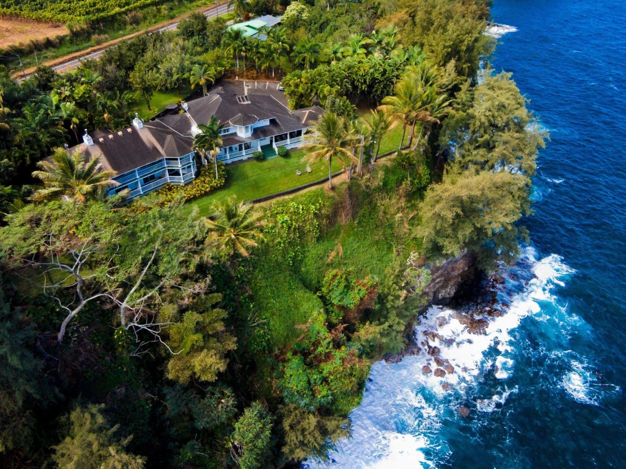 The Palms Cliff House Inn Honomu Extérieur photo